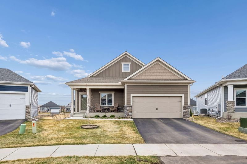 2055 Oakpointe Dr, Waconia, MN 55387