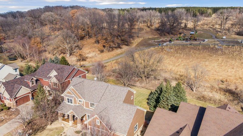 1681 Deephaven Dr, Woodbury, MN 55129