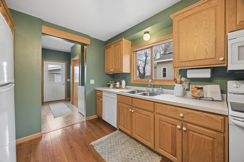 241 Lake Ave, Albany, MN 56307