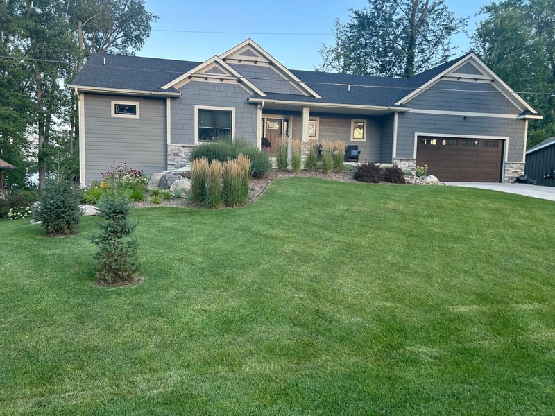 6824 W Shadow Lake Dr, Lino Lakes, MN 55014