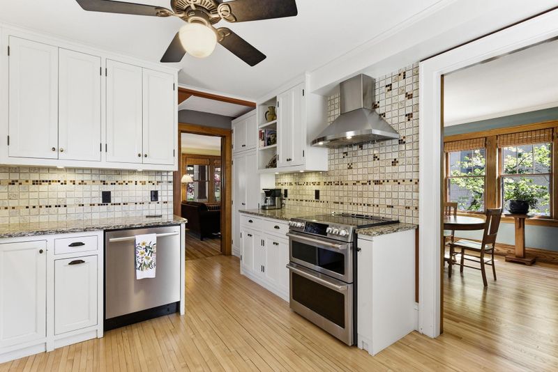 1674 Jefferson Ave, Saint Paul, MN 55105