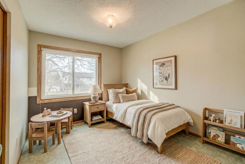 4745 Narvik Dr, Eagan, MN 55122