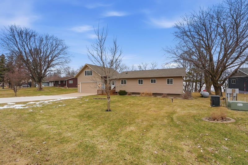 14121 Schuelke Beach Rd NW, Miltona, MN 56354