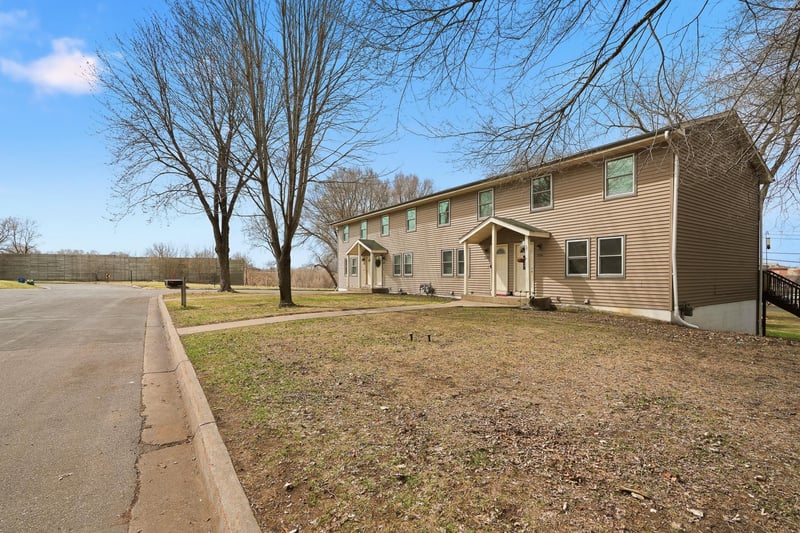 5600 4th St NE, Fridley, MN 55432