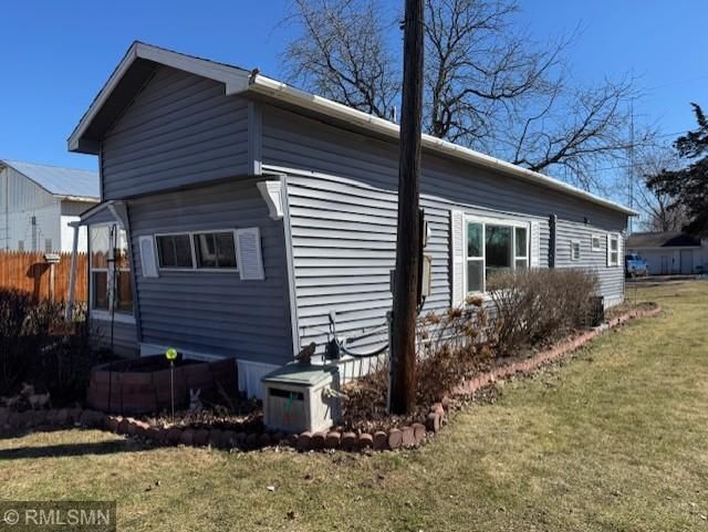 802 4th St, Pepin, WI 54759