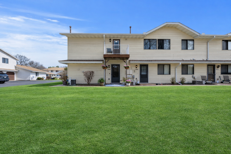 2661 Brookdale Ln, Brooklyn Park, MN 55444