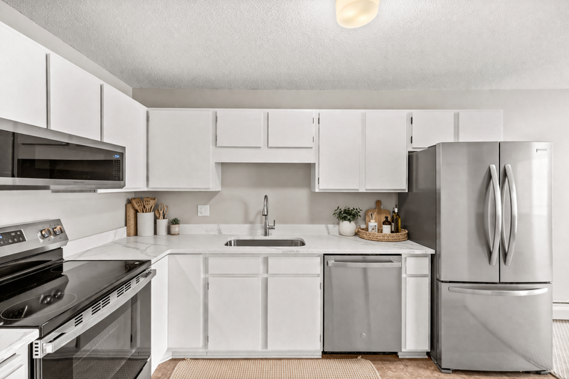7601 W 101st St #215, Bloomington, MN 55438