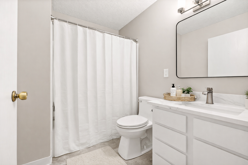 7601 W 101st St #215, Bloomington, MN 55438