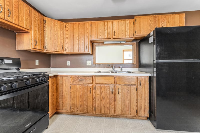 413 S Sherman St, Houston, MN 55943