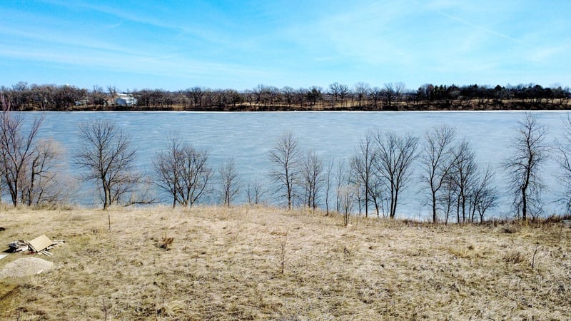1165 W Shore Dr SW, Hutchinson, MN 55350