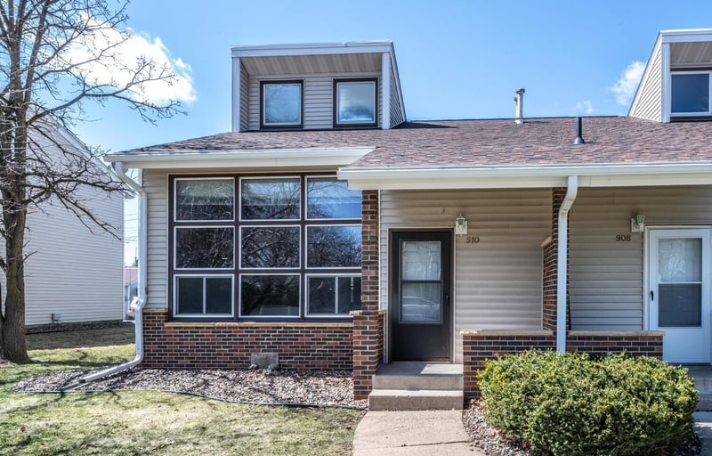 910 9th St, Farmington, MN 55024