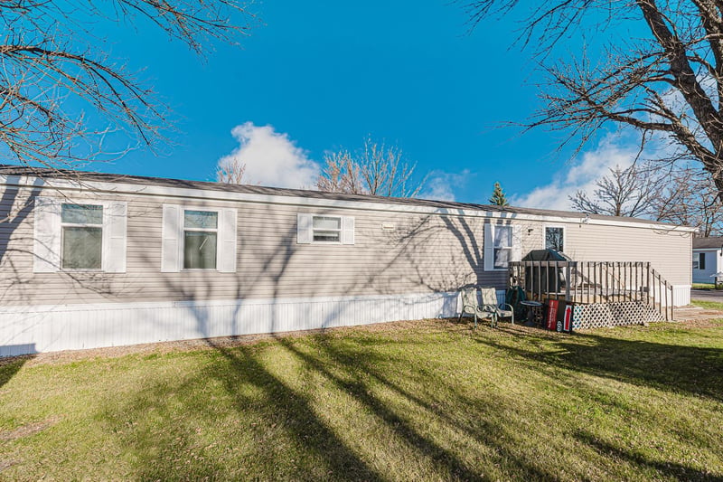 206 8th St NW, Dilworth, MN 56529