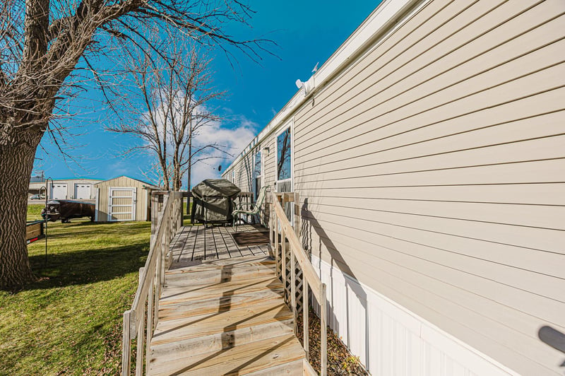 206 8th St NW, Dilworth, MN 56529