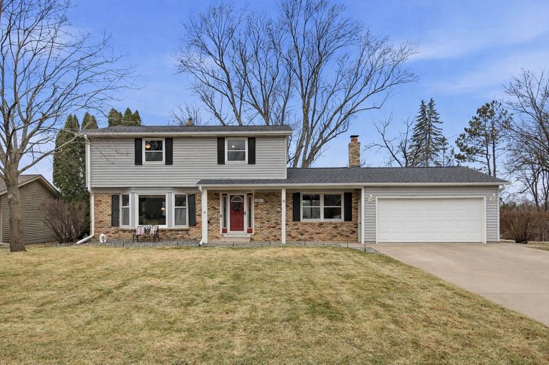 3713 Sun Ter, White Bear Lake, MN 55110