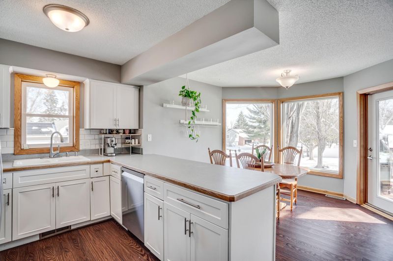 4222 Yorktown Dr, Eagan, MN 55123