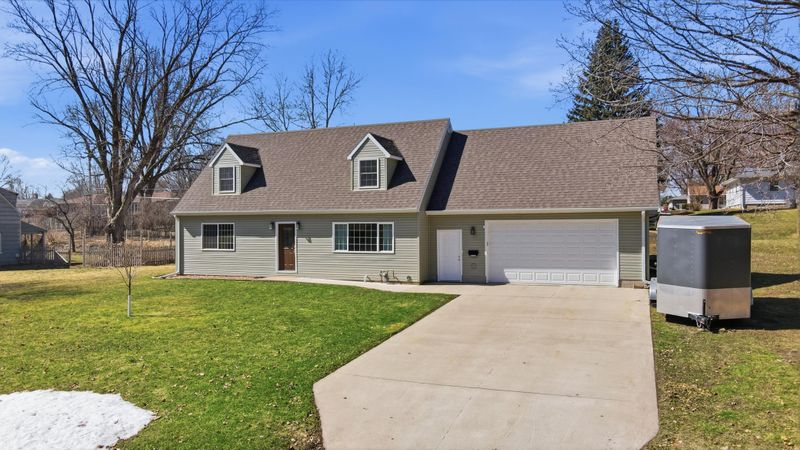 318 Thomas Ave, Owatonna, MN 55060