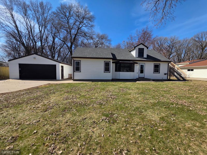 8325 Westwood Rd, Brooklyn Park, MN 55444