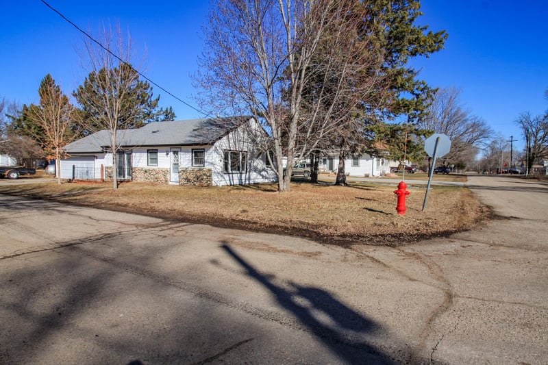 200 Center Ave W, Deer Creek, MN 56527