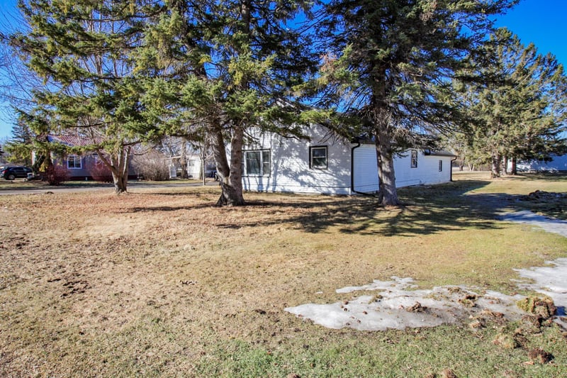200 Center Ave W, Deer Creek, MN 56527