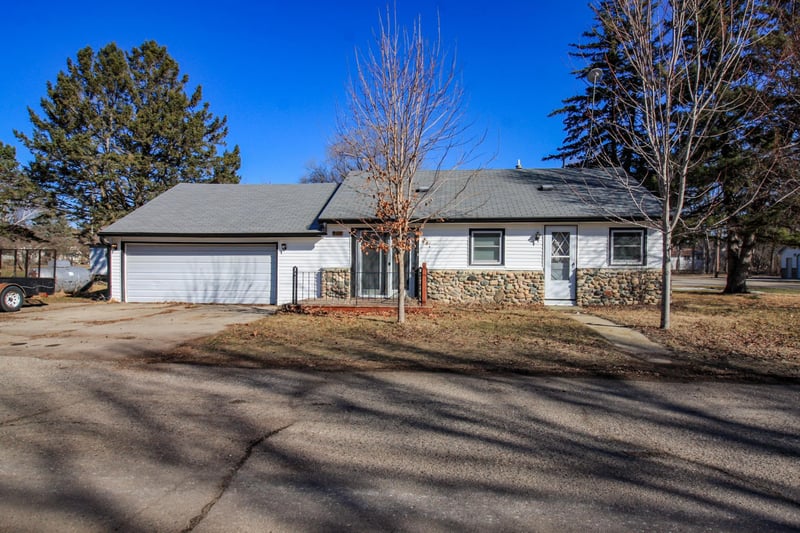 200 Center Ave W, Deer Creek, MN 56527
