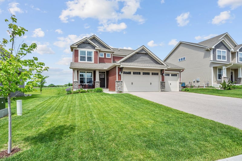 1578 Edgebrook Ln, Carver, MN 55315