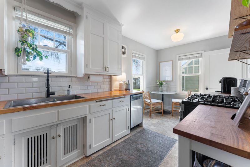 6133 Clinton Ave, Minneapolis, MN 55419