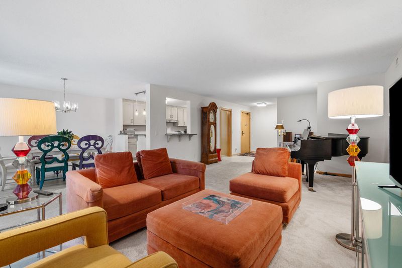 6051 Laurel Ave #211, Golden Valley, MN 55416