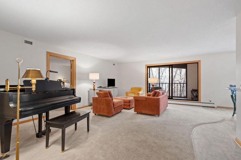 6051 Laurel Ave #211, Golden Valley, MN 55416