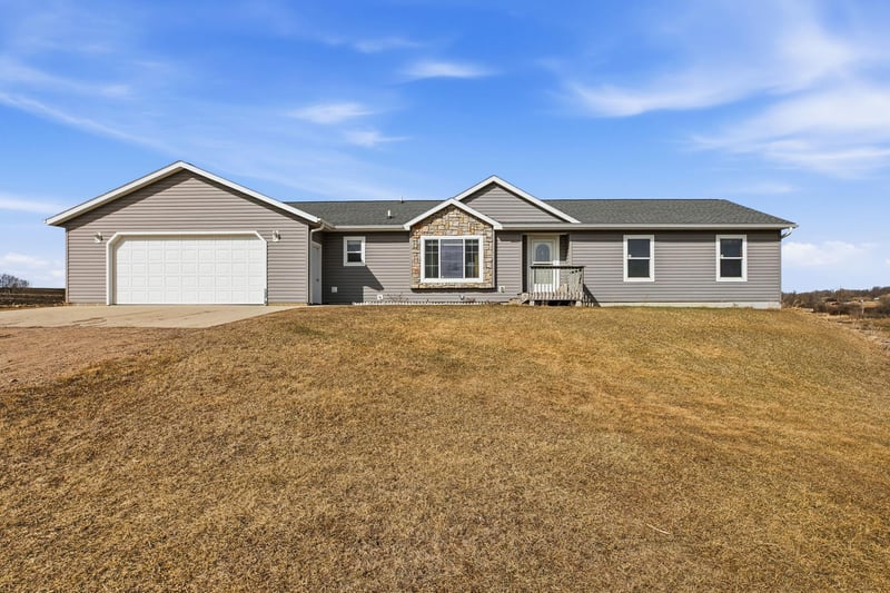 58078 360th St, Eden Valley, MN 55329