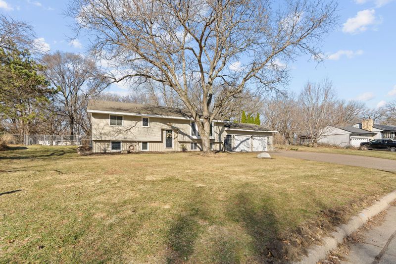 11325 Yates Ave N, Champlin, MN 55316