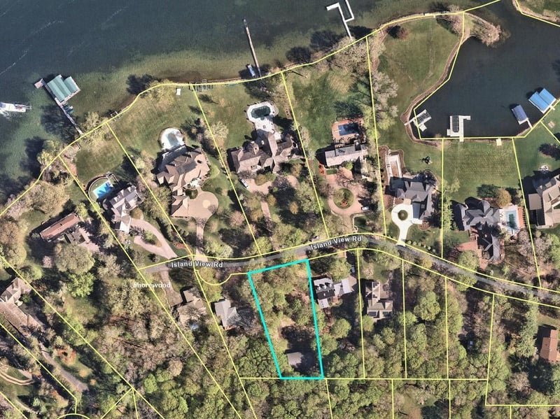 27755 Island View Rd, Shorewood, MN 55331