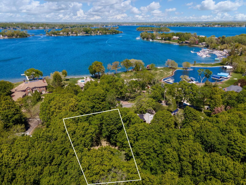 27755 Island View Rd, Shorewood, MN 55331