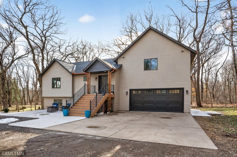 245 Dwinnell Ave, Mahtomedi, MN 55115