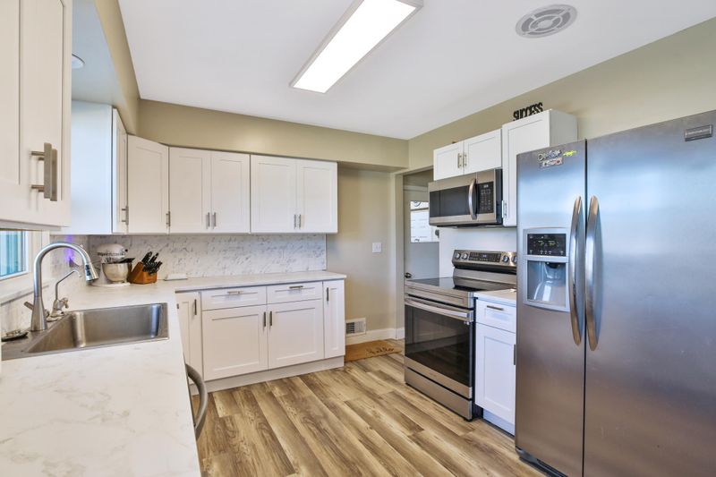 733 E Academy St, Owatonna, MN 55060