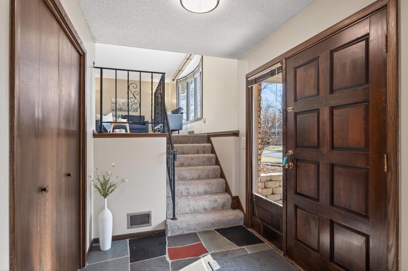 6331 Riverview Ter NE, Fridley, MN 55432