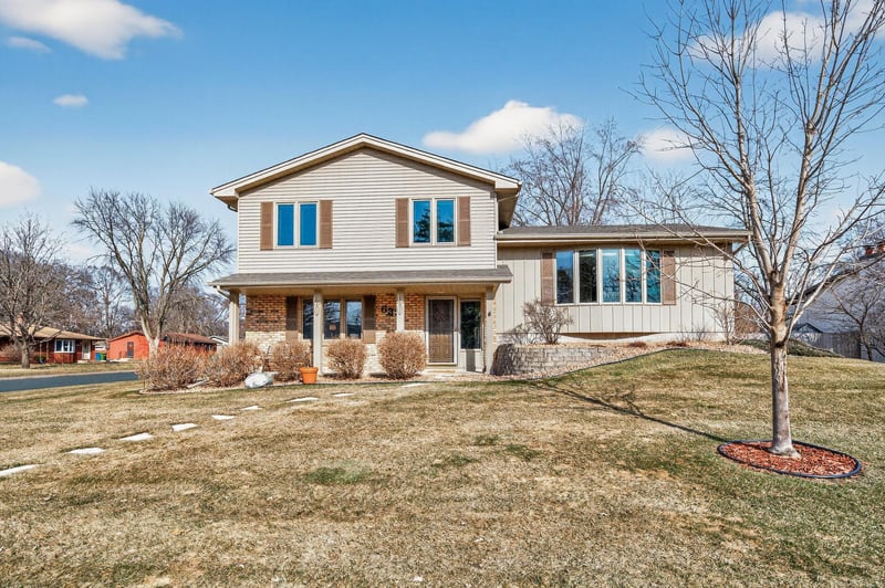 6331 Riverview Ter NE, Fridley, MN 55432