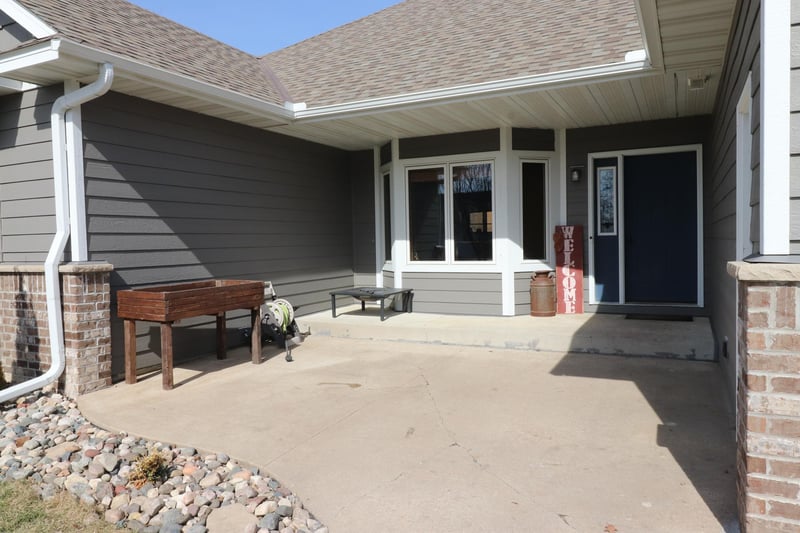 211 8th Ave NW, New Prague, MN 56071