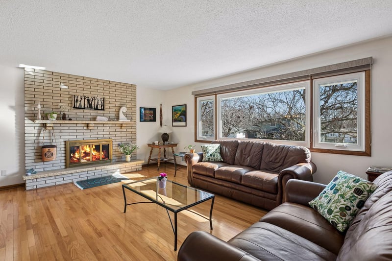 3409 Maplewood Dr, Saint Anthony, MN 55418