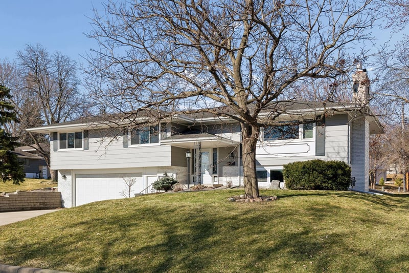 3409 Maplewood Dr, Saint Anthony, MN 55418