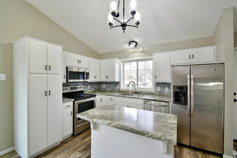 613 7th St S, Sartell, MN 56377