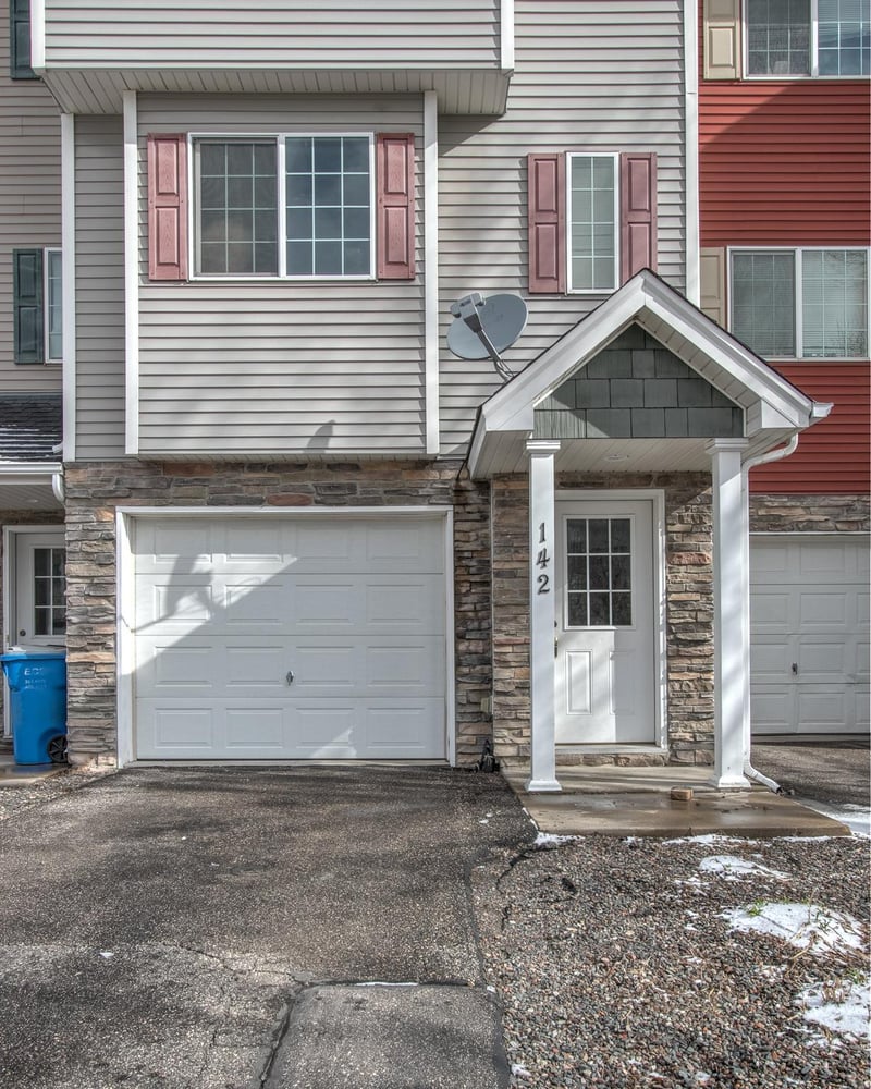 142 19th Ave SE, Cambridge, MN 55008