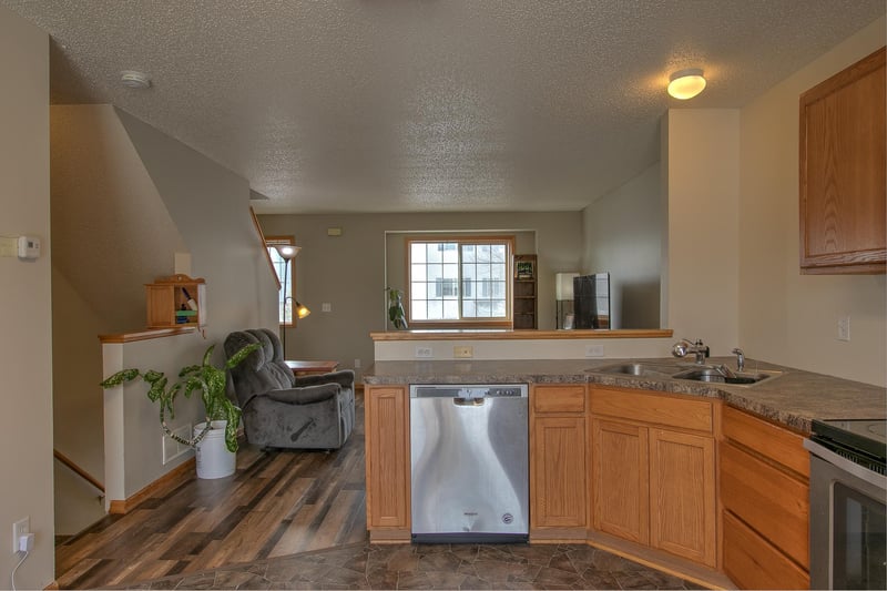142 19th Ave SE, Cambridge, MN 55008