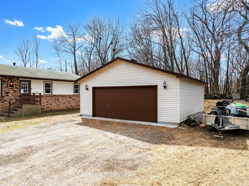 18316 Everglade Dr NE, Wyoming, MN 55092