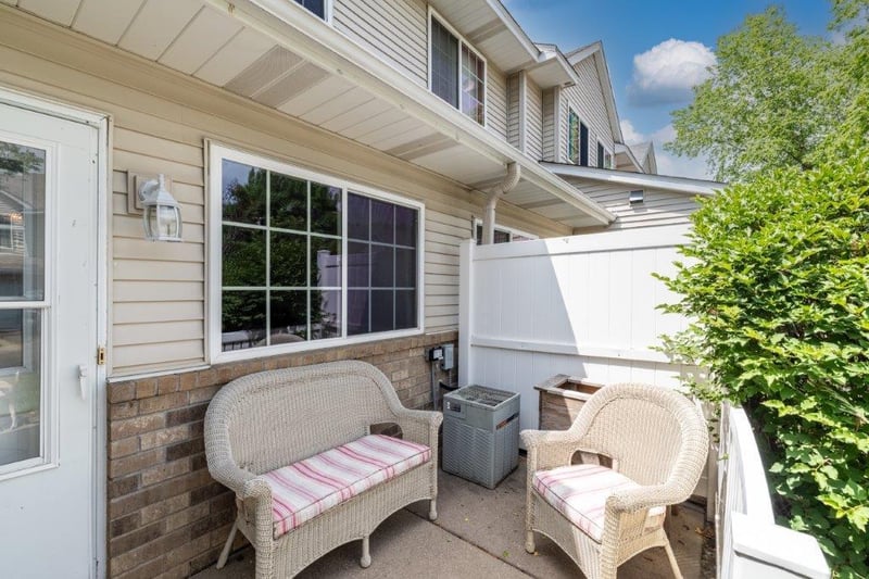 8870 92nd St S, Cottage Grove, MN 55016