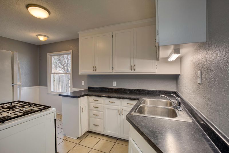 5908 Thomas Ave S, Minneapolis, MN 55410