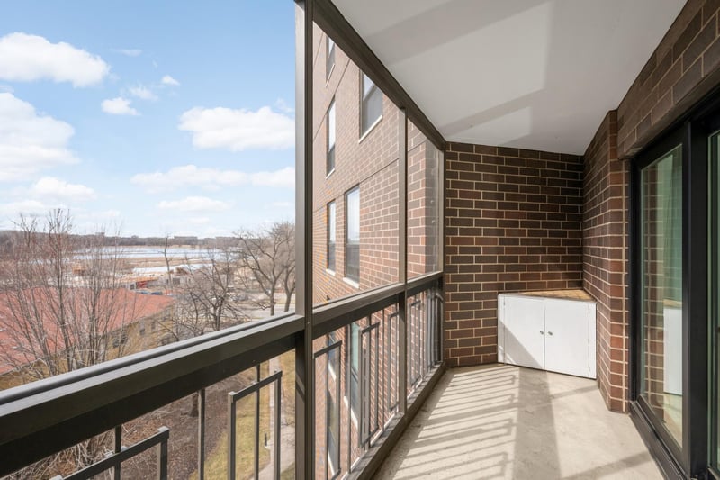 6615 Lake Shore Dr S #705, Richfield, MN 55423