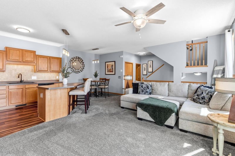 20116 Holister Ln, Lakeville, MN 55044