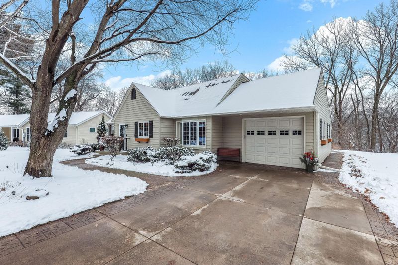 2657 Valley View Ln, New Brighton, MN 55112