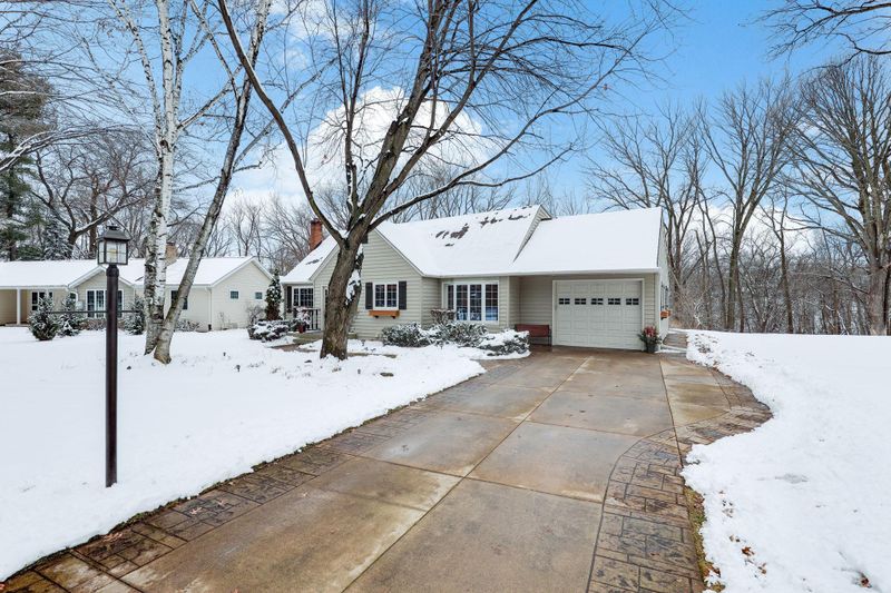 2657 Valley View Ln, New Brighton, MN 55112