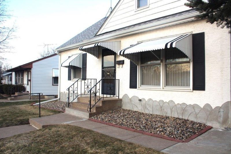 794 Howard St N, Saint Paul, MN 55119